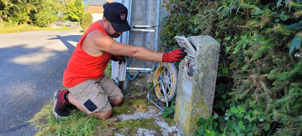 Le petit déboucheur savoyard, installation de fibre optique en Haute-Savoie